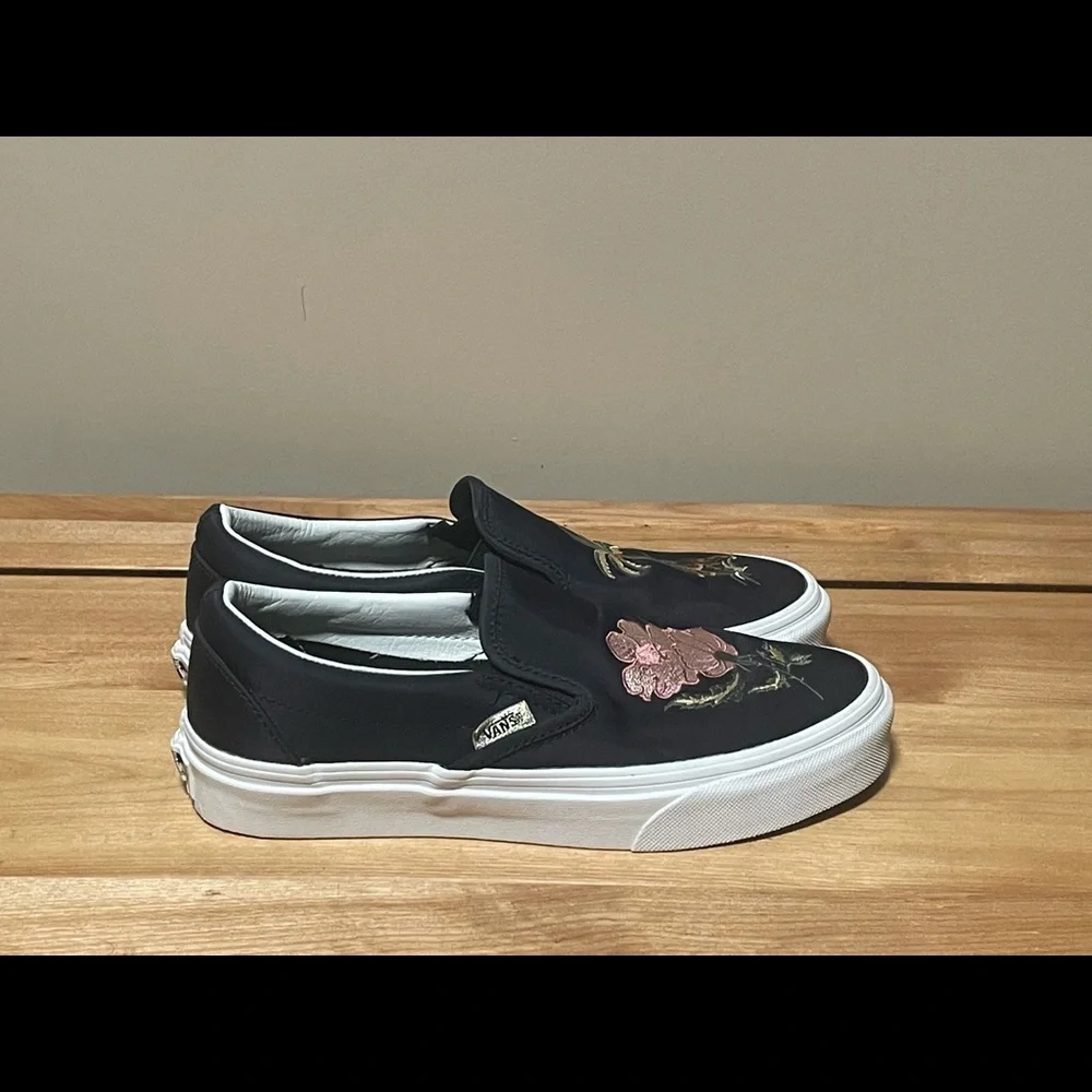 Slip-On Embroidered Floral & Tiger Canvas Sneakers - Black